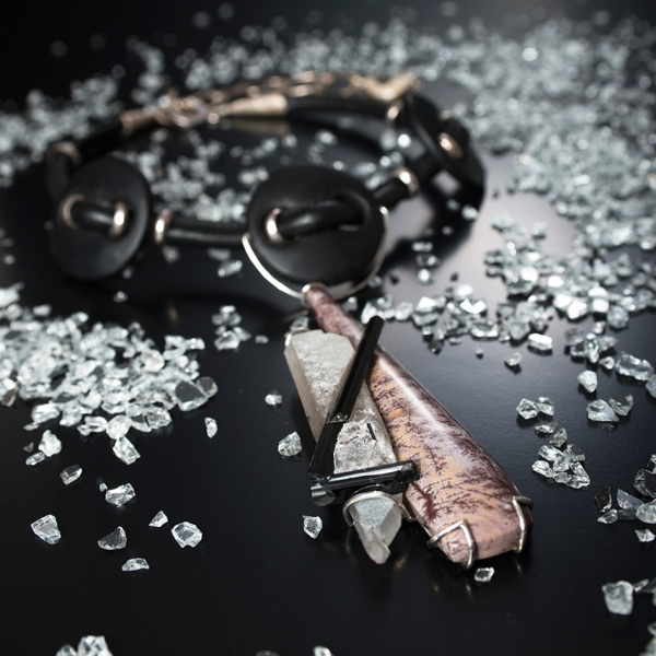 Leather and onyx necklace. Pendant in silver with silicified wood, rock crystal raw and rough natural tourmaline schorl-rock.