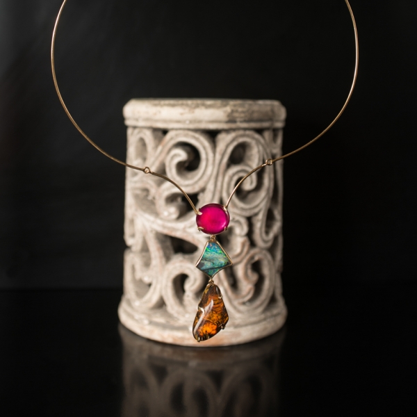 ART.20 - Yellow gold necklace with cabochon ruby, boulder opal with the colors of the Australian blue ocean and dominican amber with ground flavor